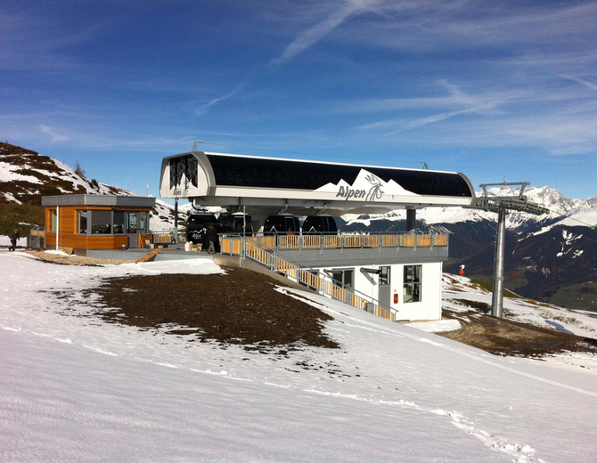 stazione di monte prima dell'apertura della stagione invernale 2013/14