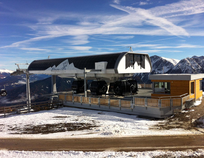 stazione di monte prima dell'apertura della stagione invernale 2013/14